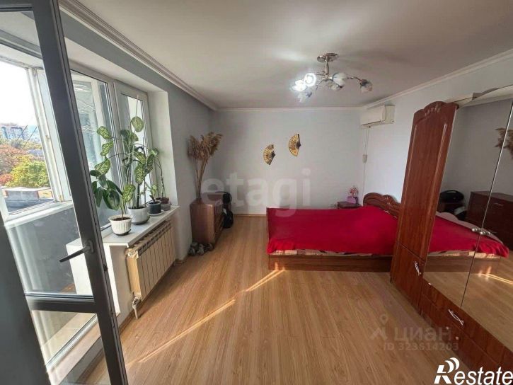 3-комн квартира Симферопольское шоссе, 24Г,  д. 24Г