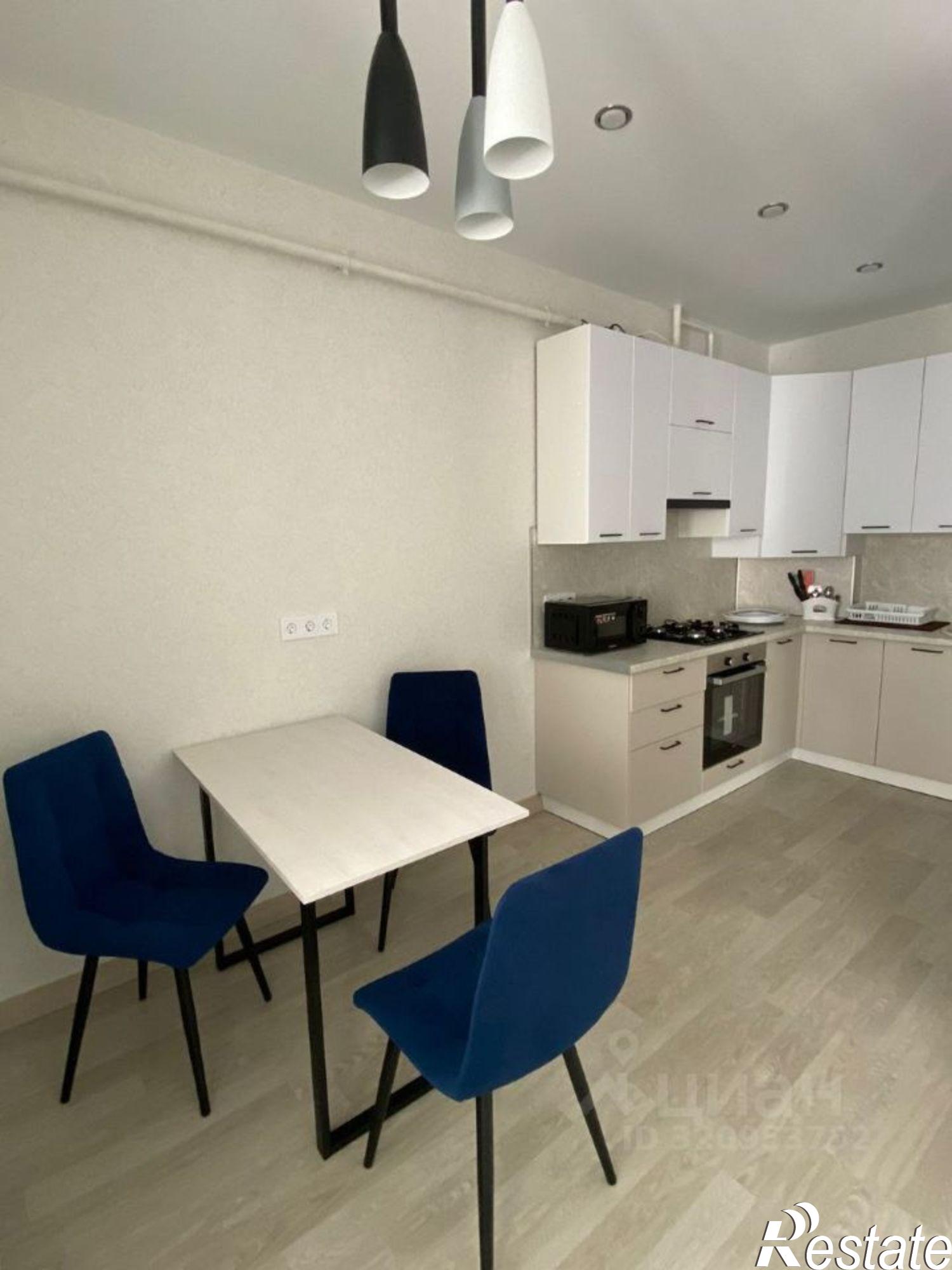 Сдать квартиру за 35 000 рублей на Симферопольское шоссе, 52