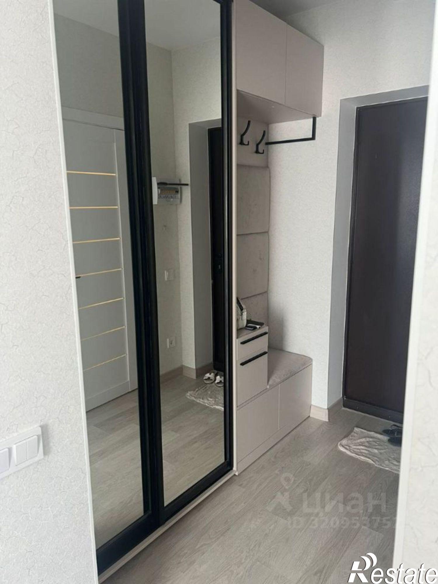 Сдать квартиру за 35 000 рублей на Симферопольское шоссе, 52