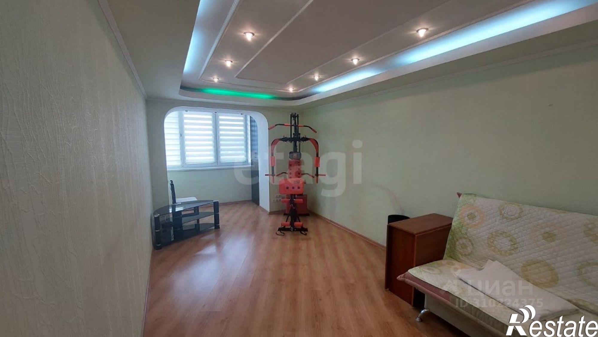 Купить квартиру за 10 000 000 рублей на б-р Старшинова, 21