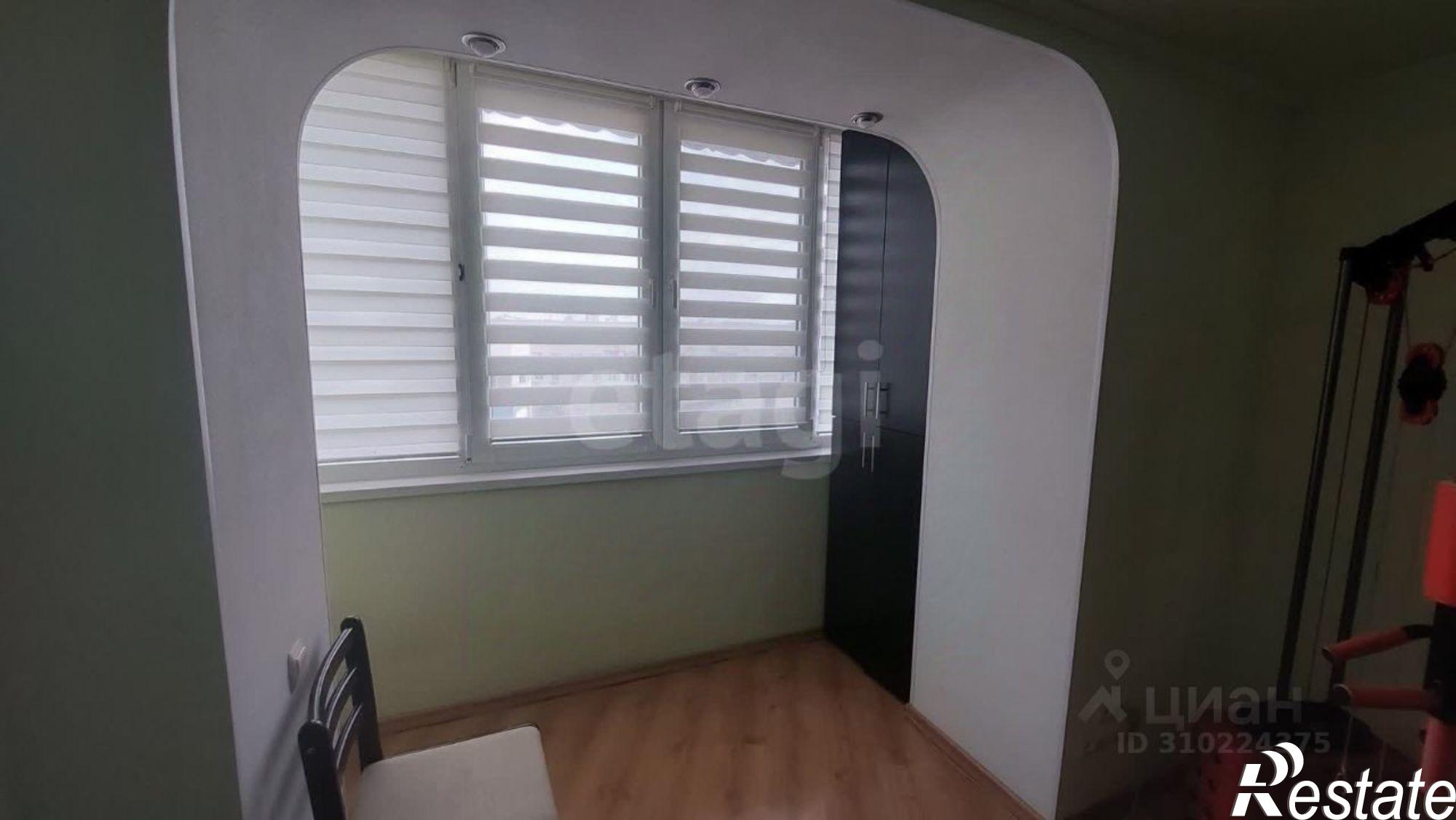 Купить квартиру за 10 000 000 рублей на б-р Старшинова, 21