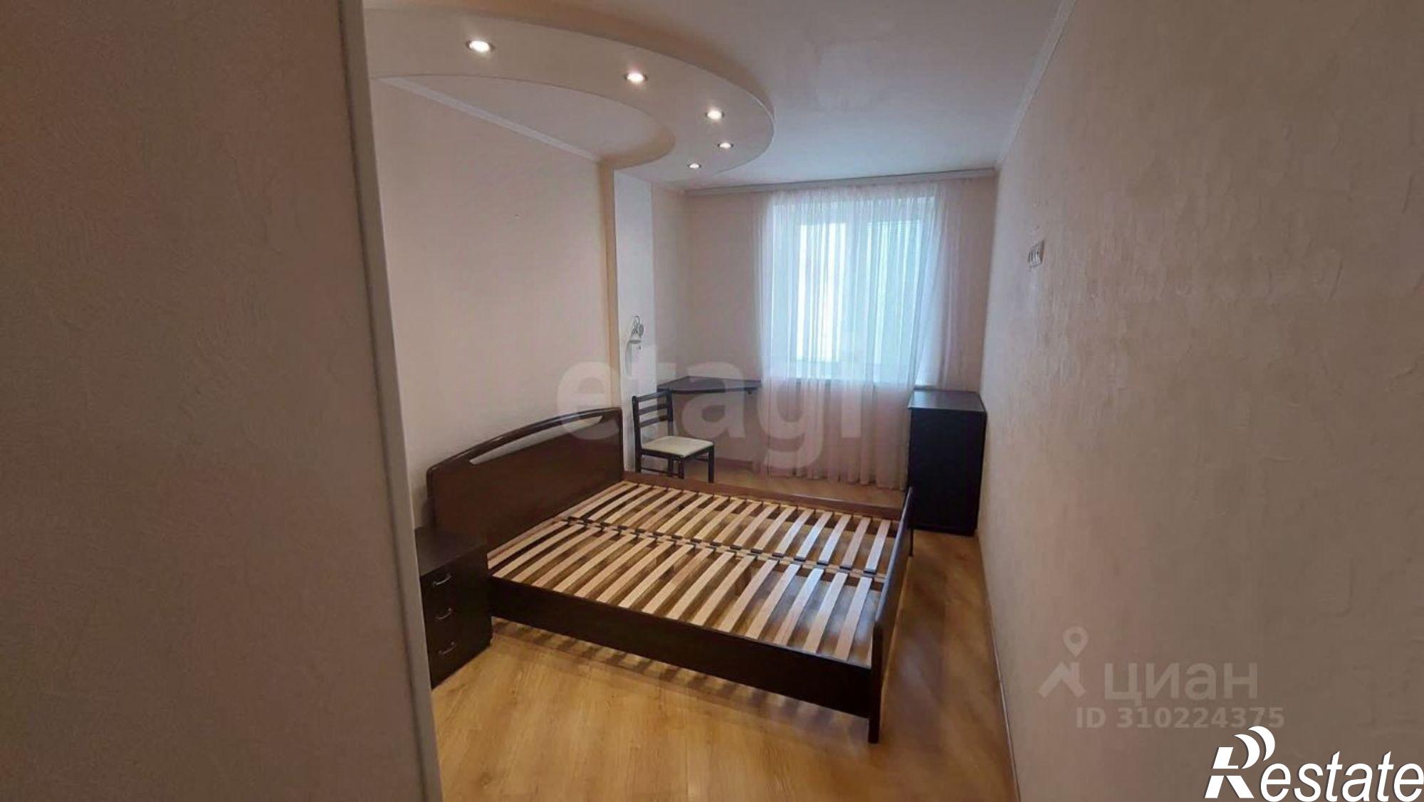 Купить квартиру за 10 000 000 рублей на б-р Старшинова, 21