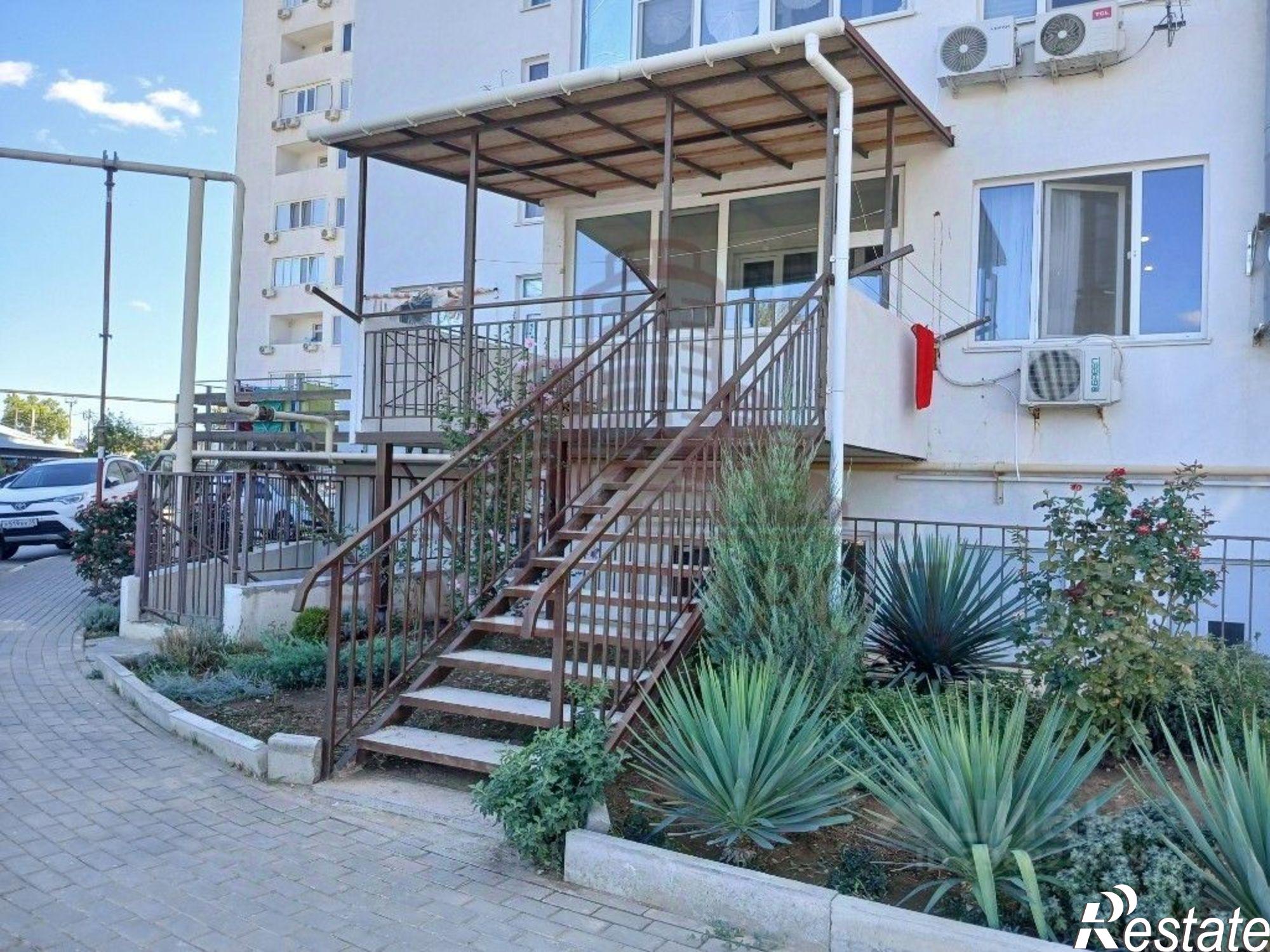 Купить квартиру за 13 000 000 рублей на Черноморская наб, 1И