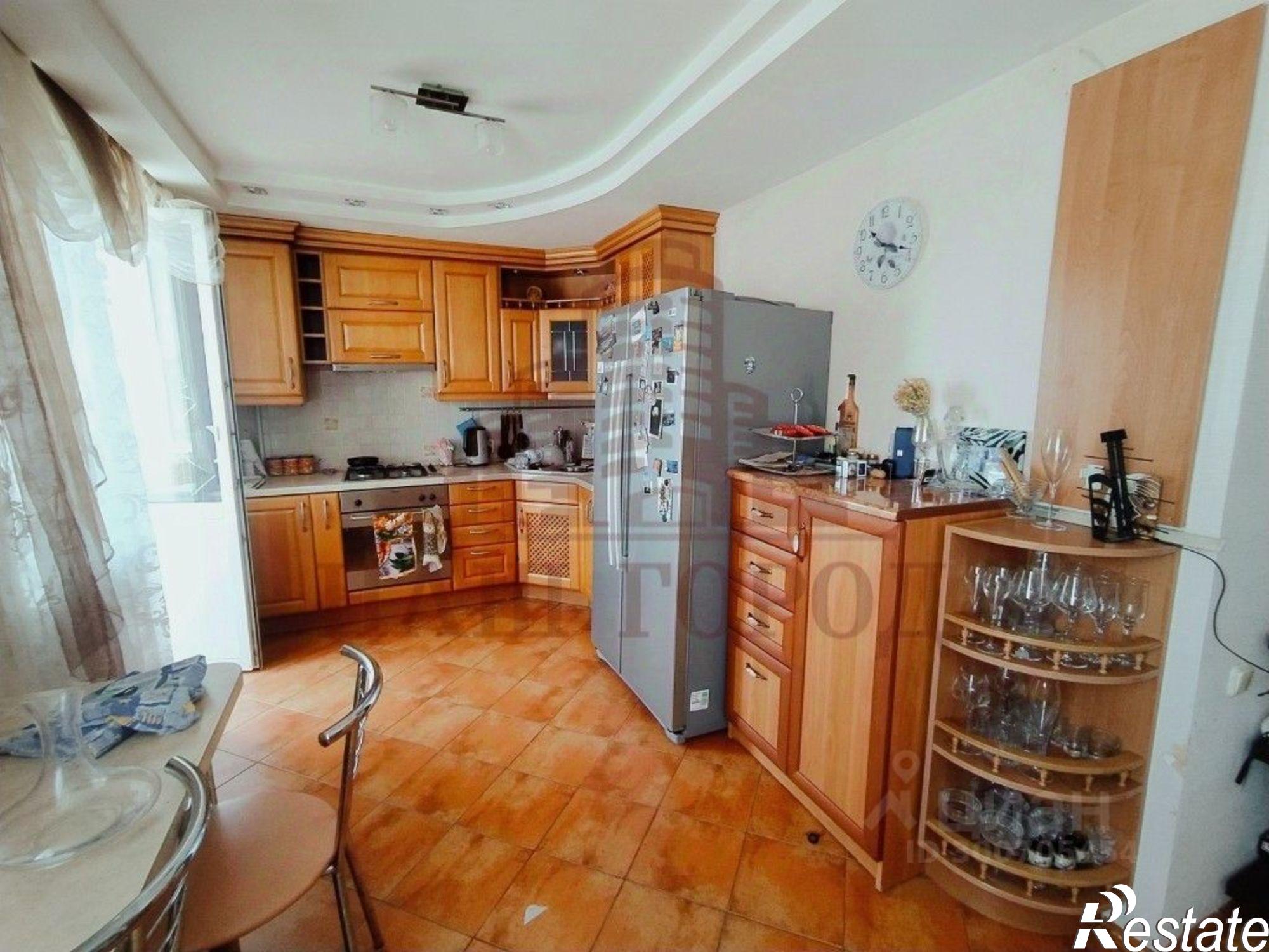 Купить квартиру за 9 300 000 рублей на Симферопольское шоссе, 41