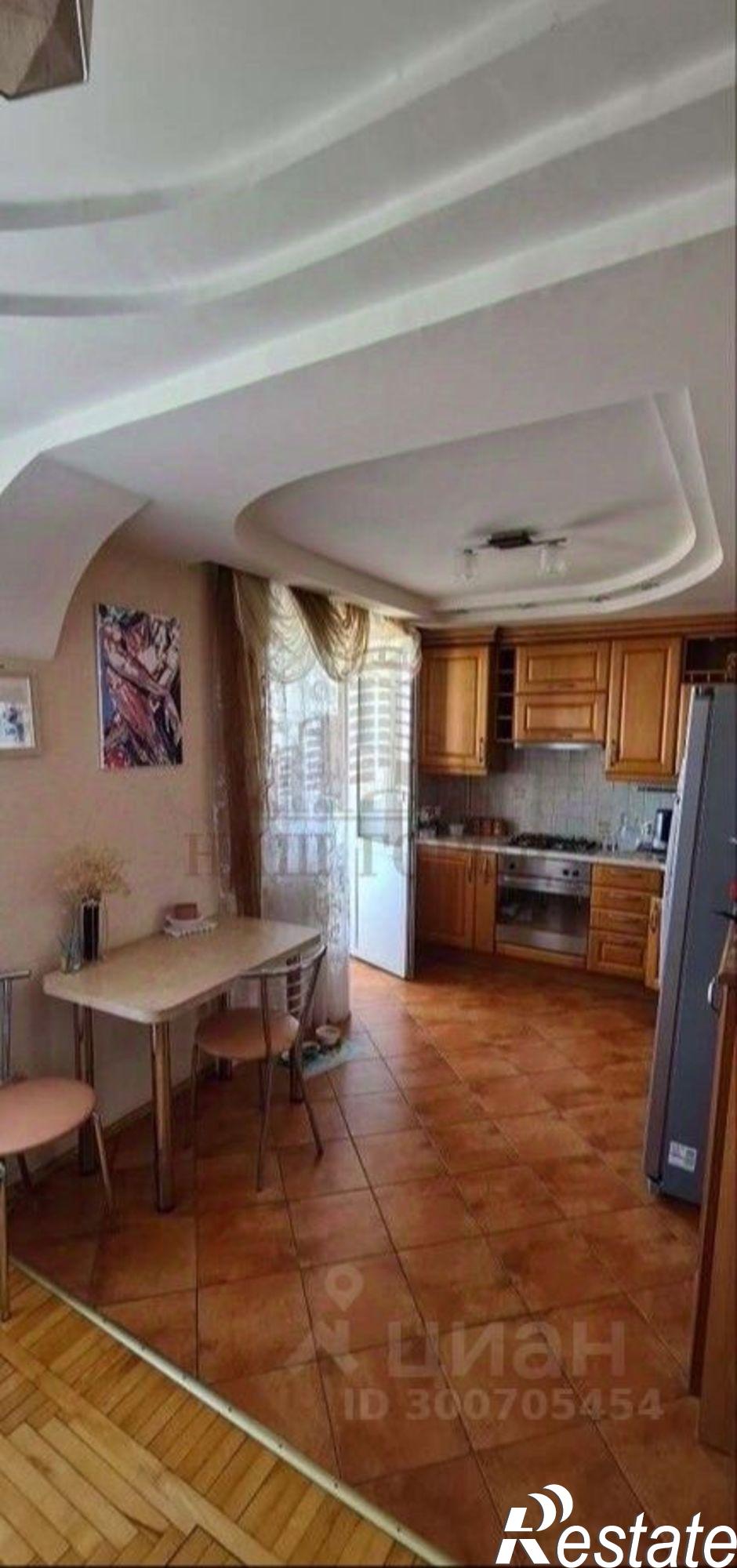 Купить квартиру за 9 300 000 рублей на Симферопольское шоссе, 41