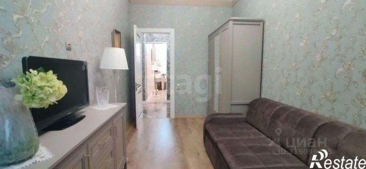 4-комн квартира ул Назукина, 1,  д. 1