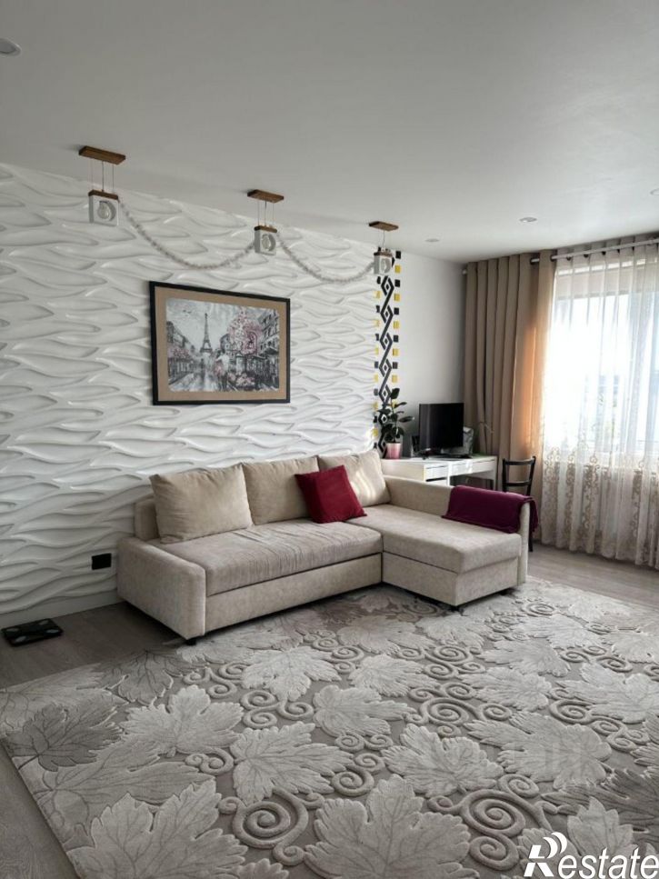 2-комн квартира улица Гарнаева, 63Д,  д. 63Д