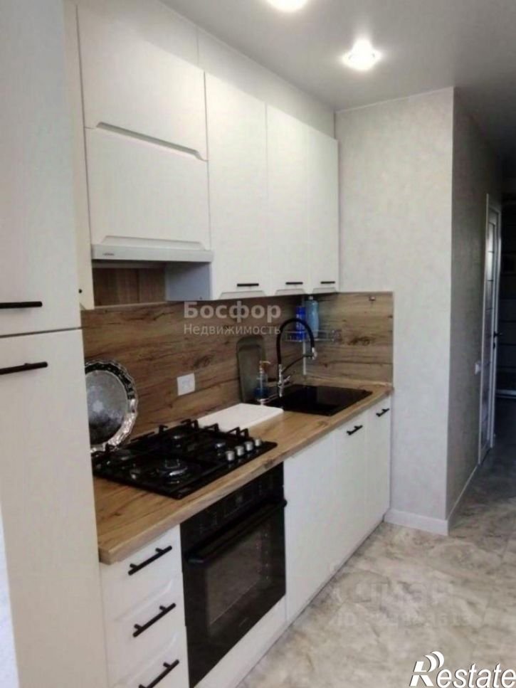 3-комн квартира улица Свиридовых, 1,  д. 1