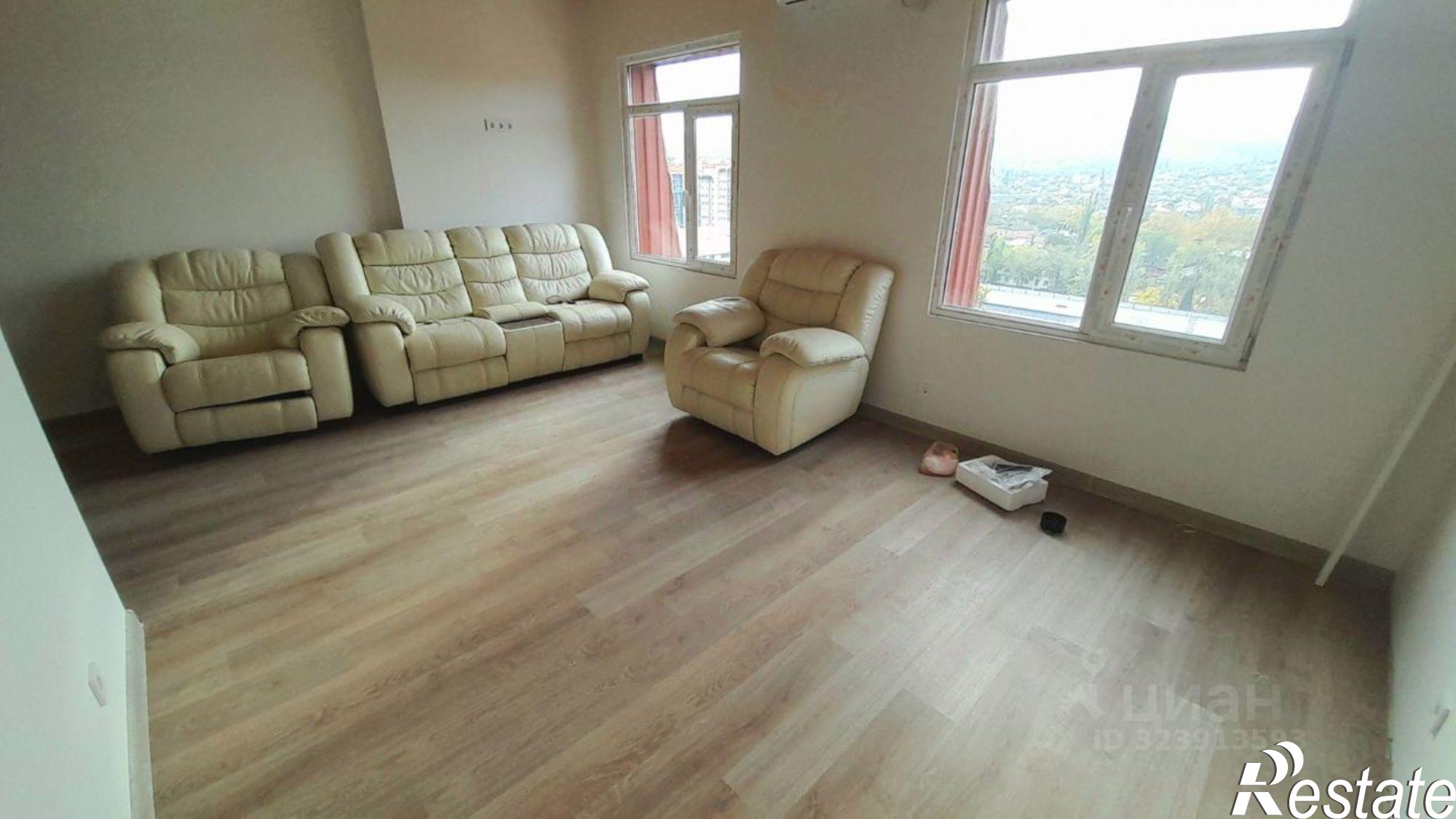 Купить квартиру за 7 150 000 рублей на Симферопольское шоссе, 28