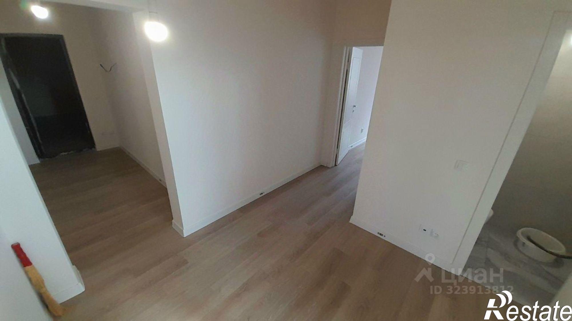 Купить квартиру за 10 750 000 рублей на Симферопольское шоссе, 28