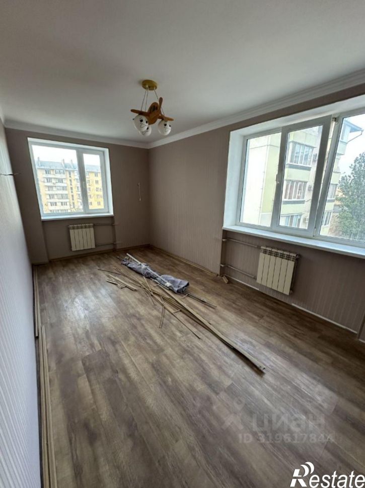 3-комн квартира Симферопольское шоссе, 24Г,  д. 24Г