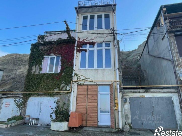 4-комн квартира Корабельный переулок, 224