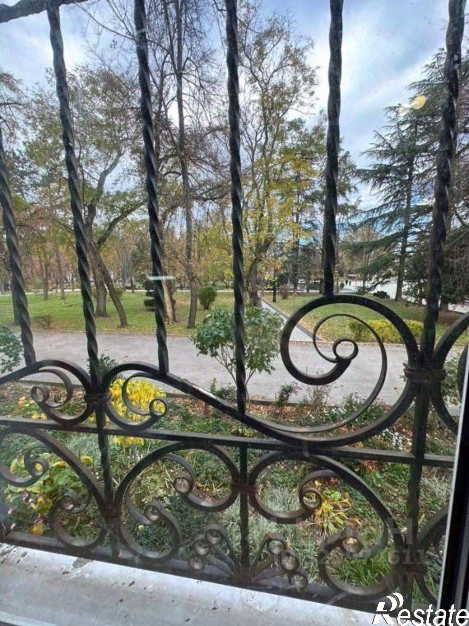 Купить квартиру за 11 000 000 рублей на улица Горького, 1Б