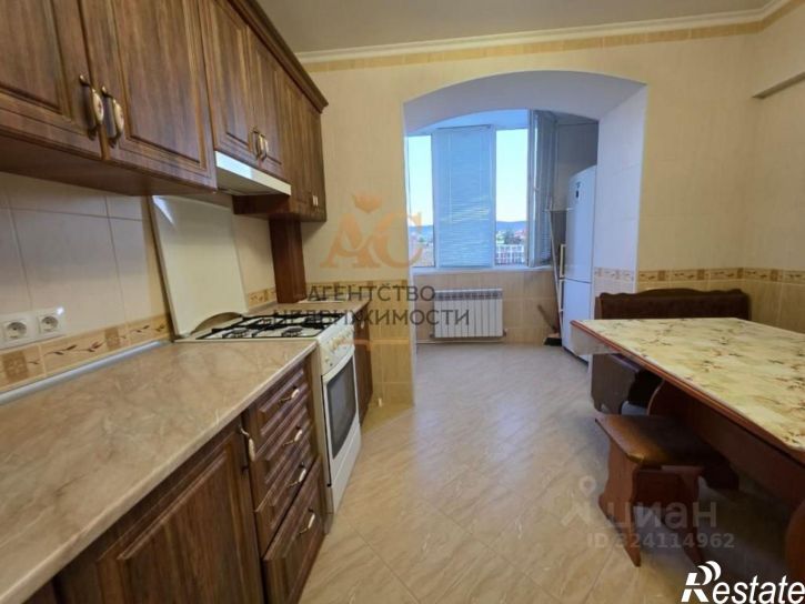 3-комн квартира б-р Старшинова, 8А,  д. 8А