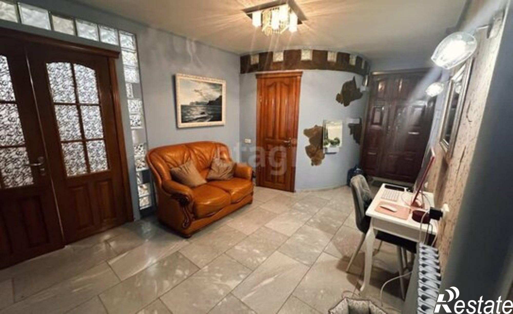 Купить квартиру за 15 000 000 рублей на ул Крымская, 82Б