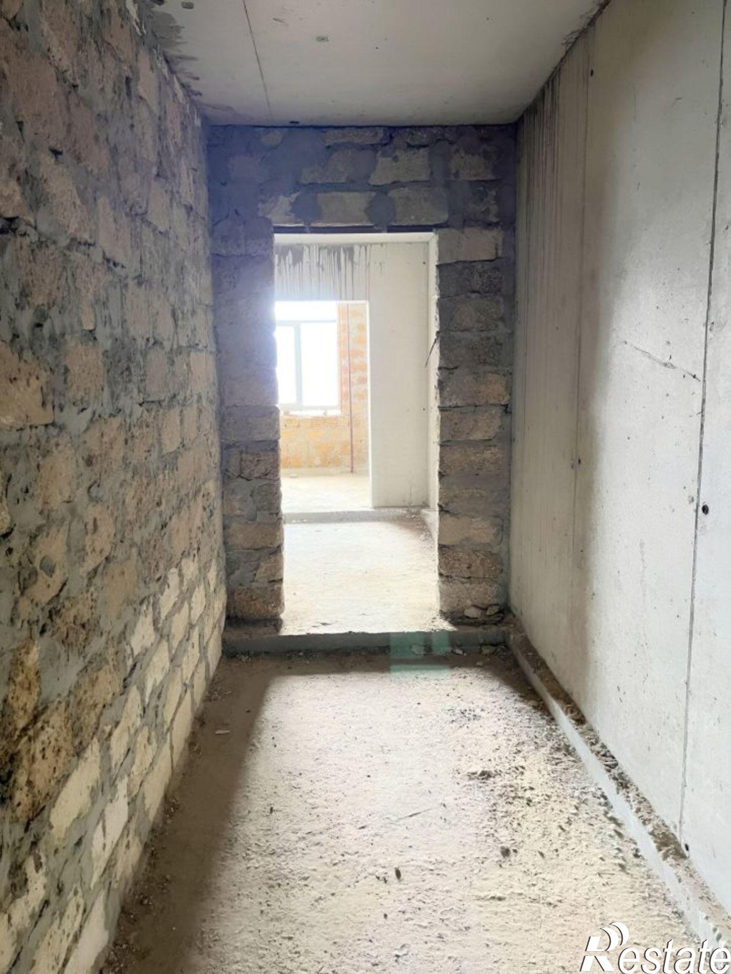 Купить квартиру за 8 100 000 рублей на Симферопольское шоссе, 28