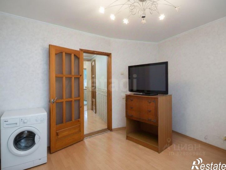 3-комн квартира улица Гарнаева, 63З,  д. 63З