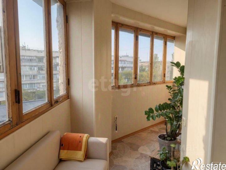 3-комн квартира улица Гарнаева, 63З,  д. 63З