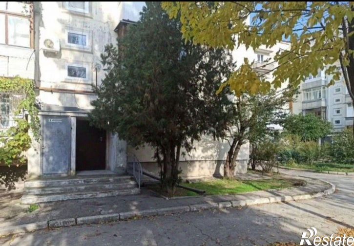 2-комн квартира Строительная улица, 1,  д. 1