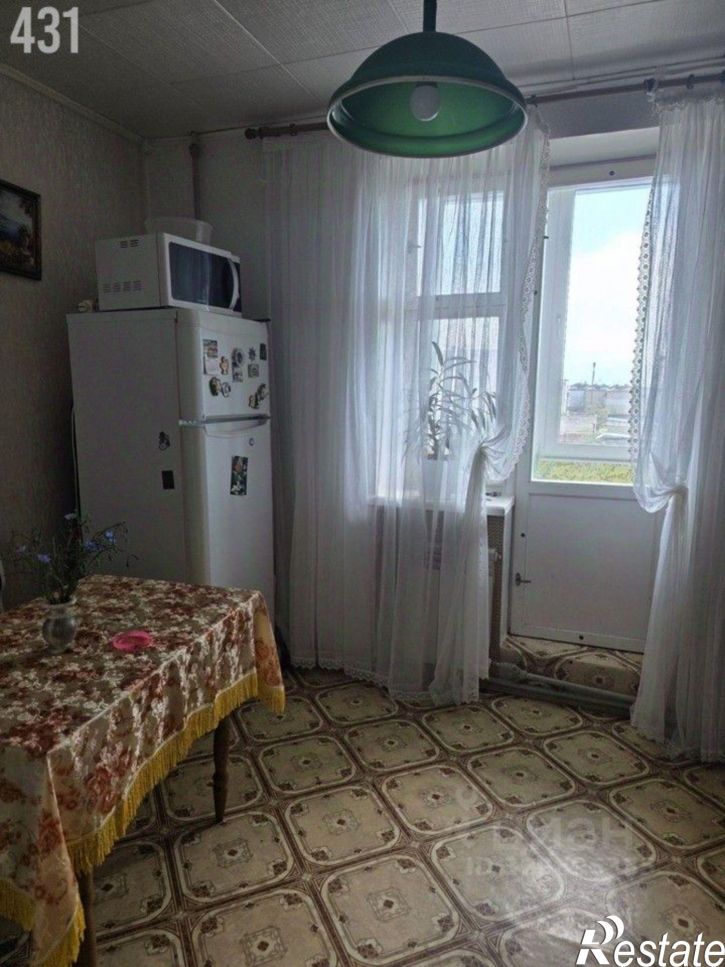3-комн квартира улица Челнокова, 98,  д. 98