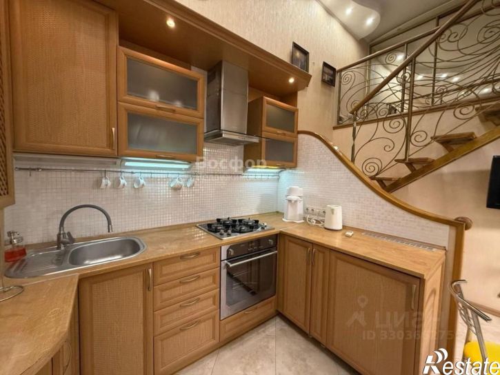 4-комн квартира улица Десантников, 7Б,  д. 7Б