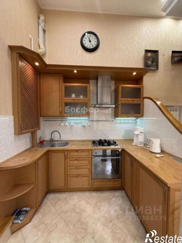 4-комн квартира улица Десантников, 7Б,  д. 7Б