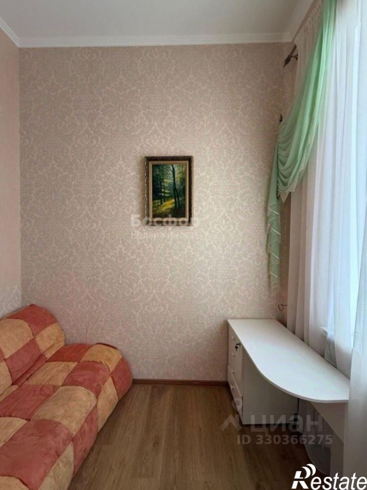4-комн квартира улица Десантников, 7Б,  д. 7Б