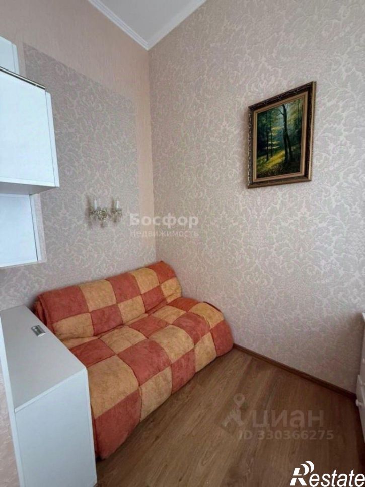 4-комн квартира улица Десантников, 7Б,  д. 7Б