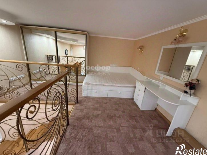 4-комн квартира улица Десантников, 7Б,  д. 7Б