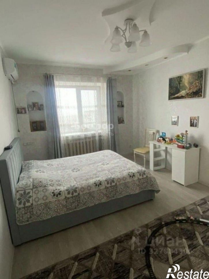 4-комн квартира ул Челнокова, 102,  д. 102