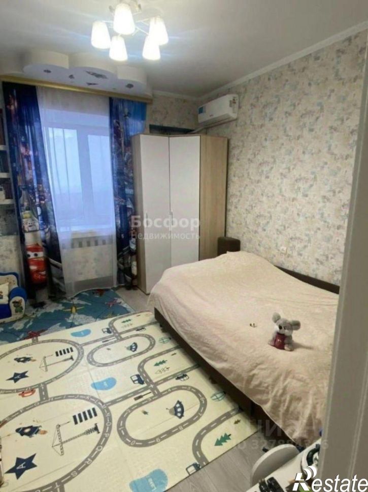 4-комн квартира ул Челнокова, 102,  д. 102