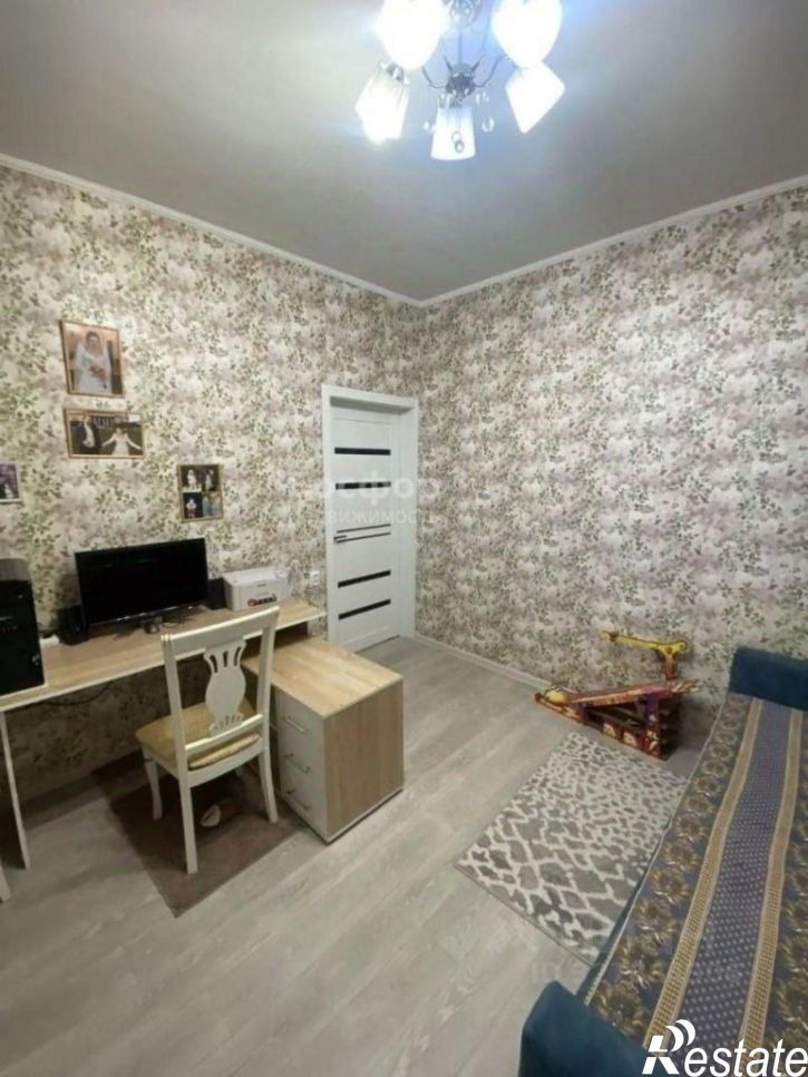 4-комн квартира ул Челнокова, 102,  д. 102