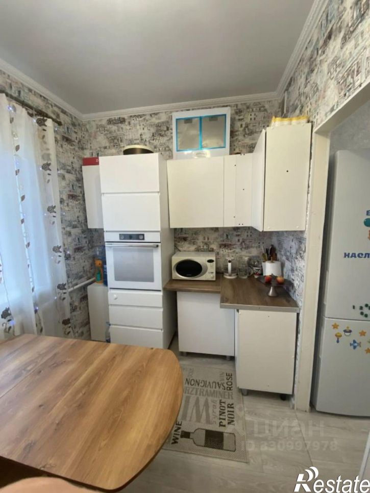 4-комн квартира улица Челнокова, 102,  д. 102