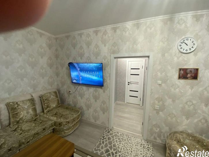 4-комн квартира улица Челнокова, 102,  д. 102