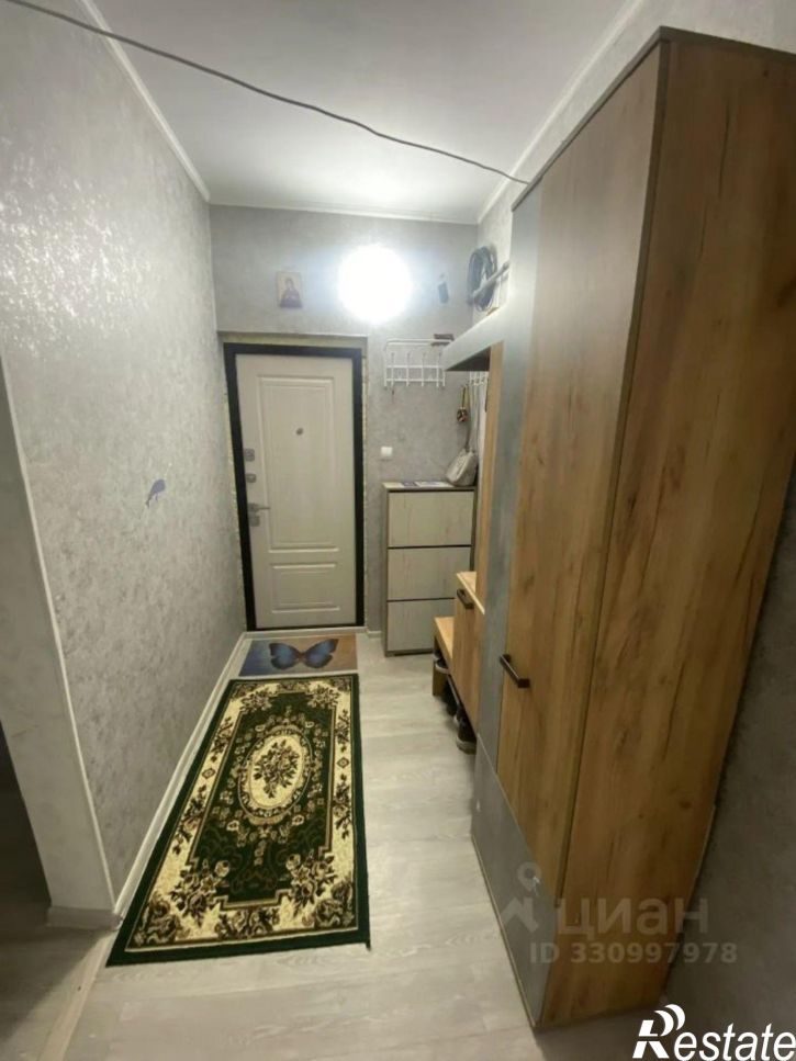 4-комн квартира улица Челнокова, 102,  д. 102