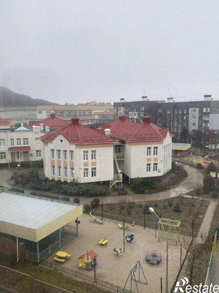 4-комн квартира улица Челнокова, 102,  д. 102