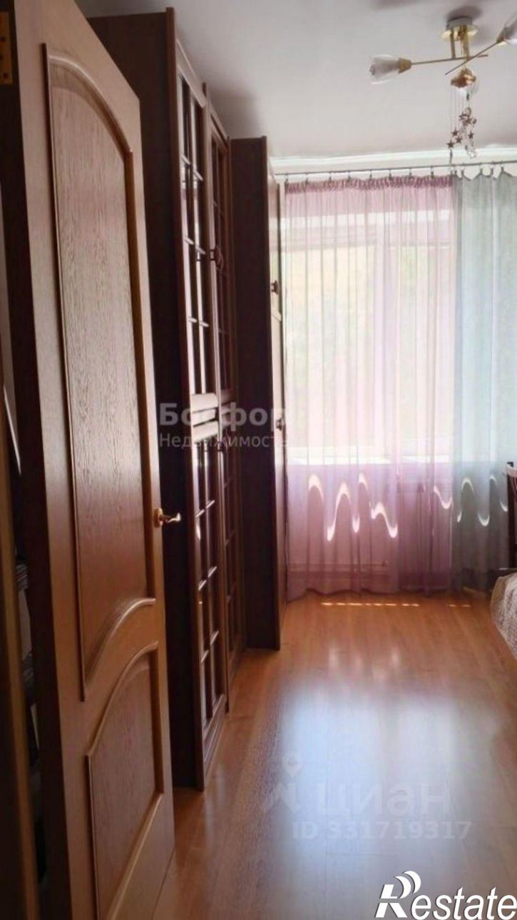 3-комн квартира ул Караимская, 4,  д. 4