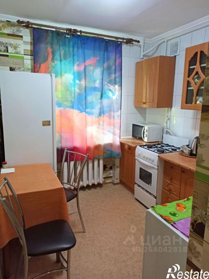 2-комн квартира б-р Старшинова, 3,  д. 3