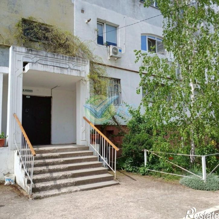 4-комн квартира ул Дружбы, 42В,  д. 42В