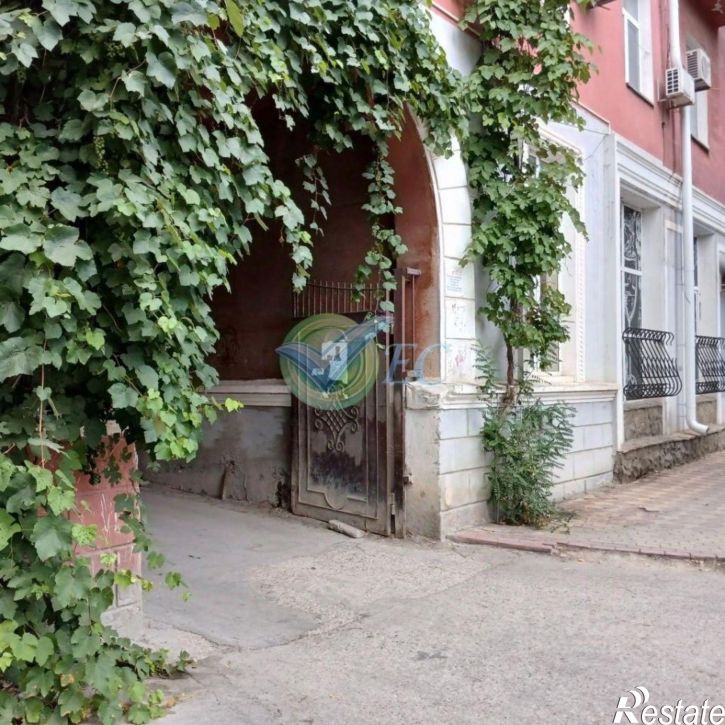 3-комн квартира ул Назукина, 1,  д. 1