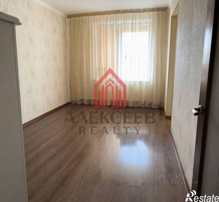 3-комн квартира Симферопольское шоссе, 24Б,  д. 24Б