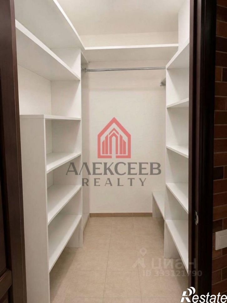 3-комн квартира Симферопольское шоссе, 24Б,  д. 24Б