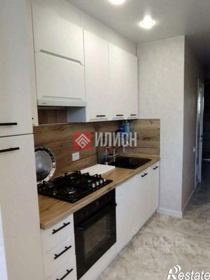 3-комн квартира ул Свиридовых, 1,  д. 1
