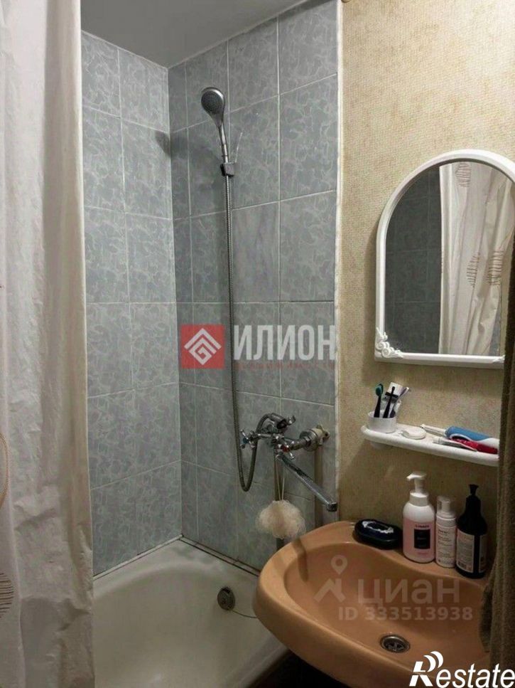 3-комн квартира б-р Старшинова, 8А,  д. 8А