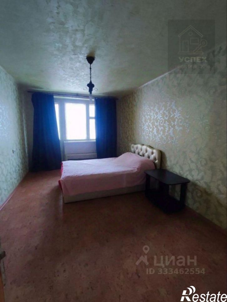 3-комн квартира улица Челнокова, 96,  д. 96
