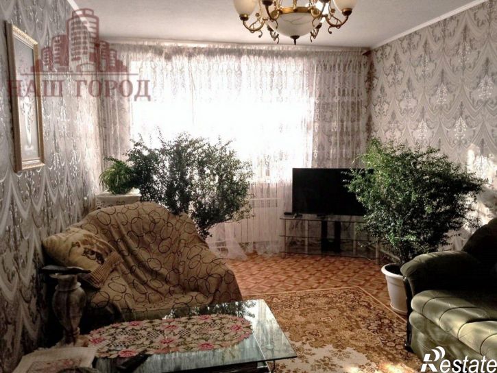 3-комн квартира улица Челнокова, 98,  д. 98