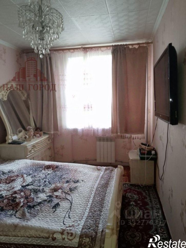 3-комн квартира улица Челнокова, 98,  д. 98