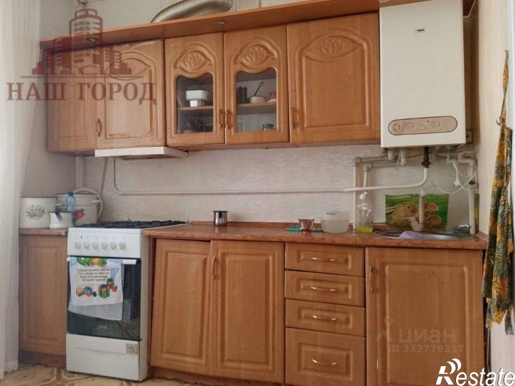 3-комн квартира улица Челнокова, 98,  д. 98