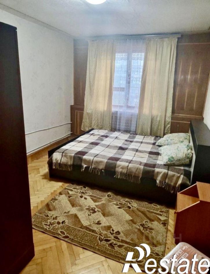 3-комн квартира улица Гарнаева, 63З,  д. 63З