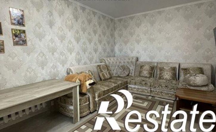 4-комн квартира улица Челнокова, 102,  д. 102